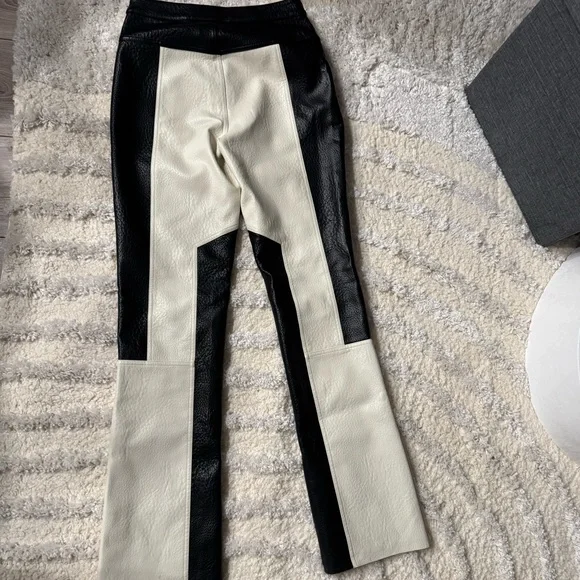 Ronny Kobo - High Rise Faux Leather Pants 🤍🖤 - Picture 4 of 8